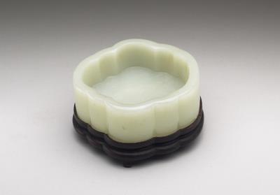 图片[3]-Jade water holder with floral rim, Qing dynasty (1644-1911)-China Archive